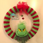 crochet wreath, christmas crochet patterns, grinch christmas wreath, crochet grinch christmas wreath