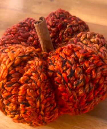 pumpkin, how to crochet a pumpkin, crochet pumpkin pattern, free crochet pumpkin pattern, free crochet pattern, how to crochet, crochet for beginners, halloween crochet