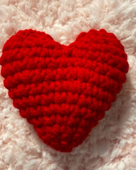 crochet heart pattern, crochet valentine, how to crochet a heart, crochet heart amigurumi, amigurumi