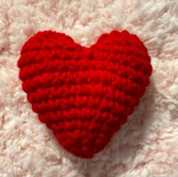 crochet heart pattern, crochet valentine, how to crochet a heart, crochet heart amigurumi, amigurumi